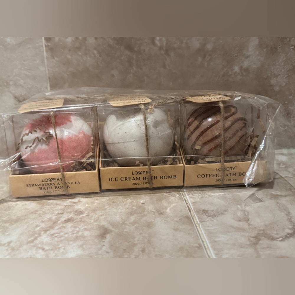 NIB Lovery 3pc Bath Bomb Coffee, Ice Cream, Straw/Van Handmade Gift Set Sold Out